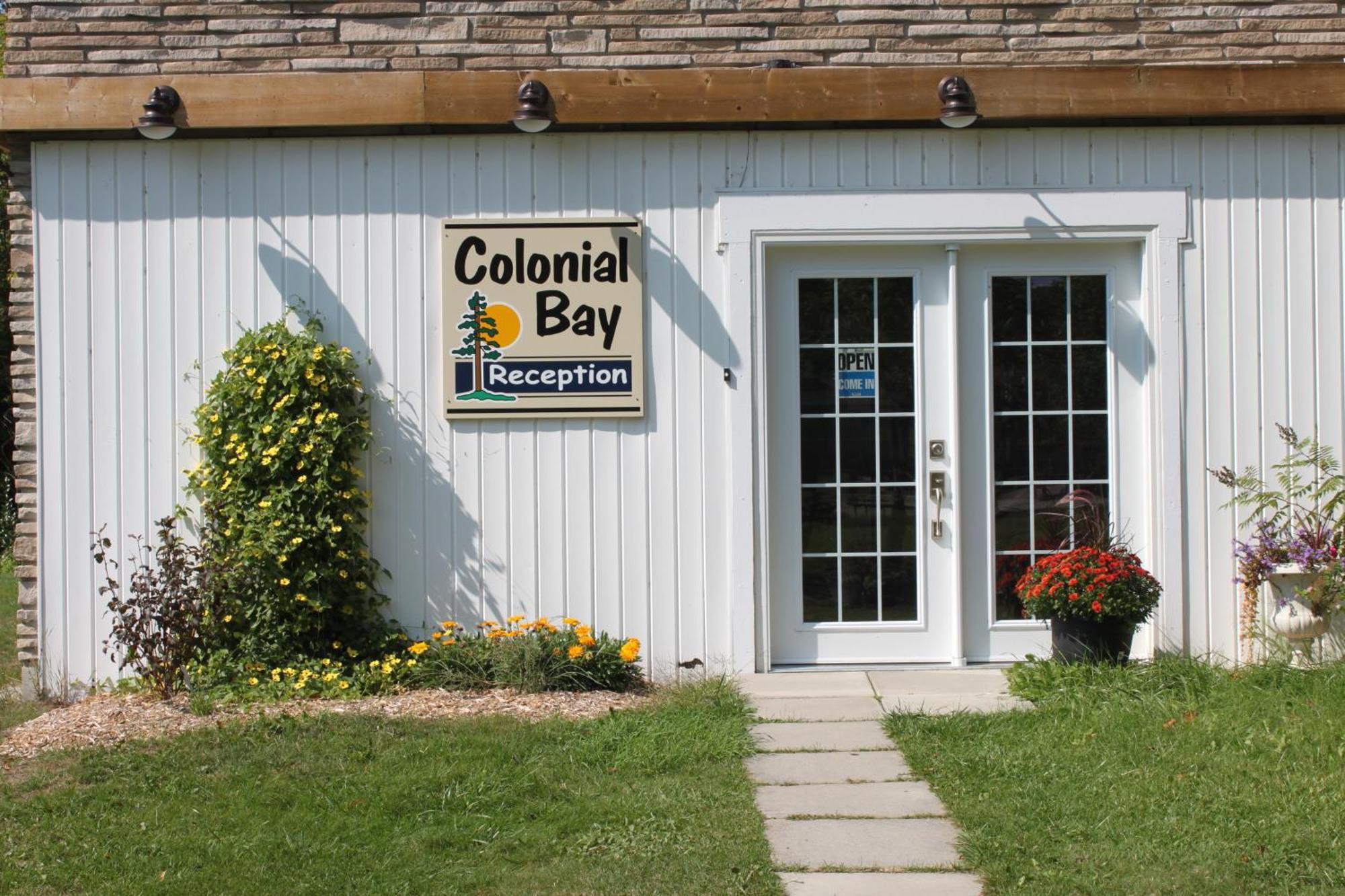 Colonial Bay Motel And Cottages Χάντσβιλ Εξωτερικό φωτογραφία