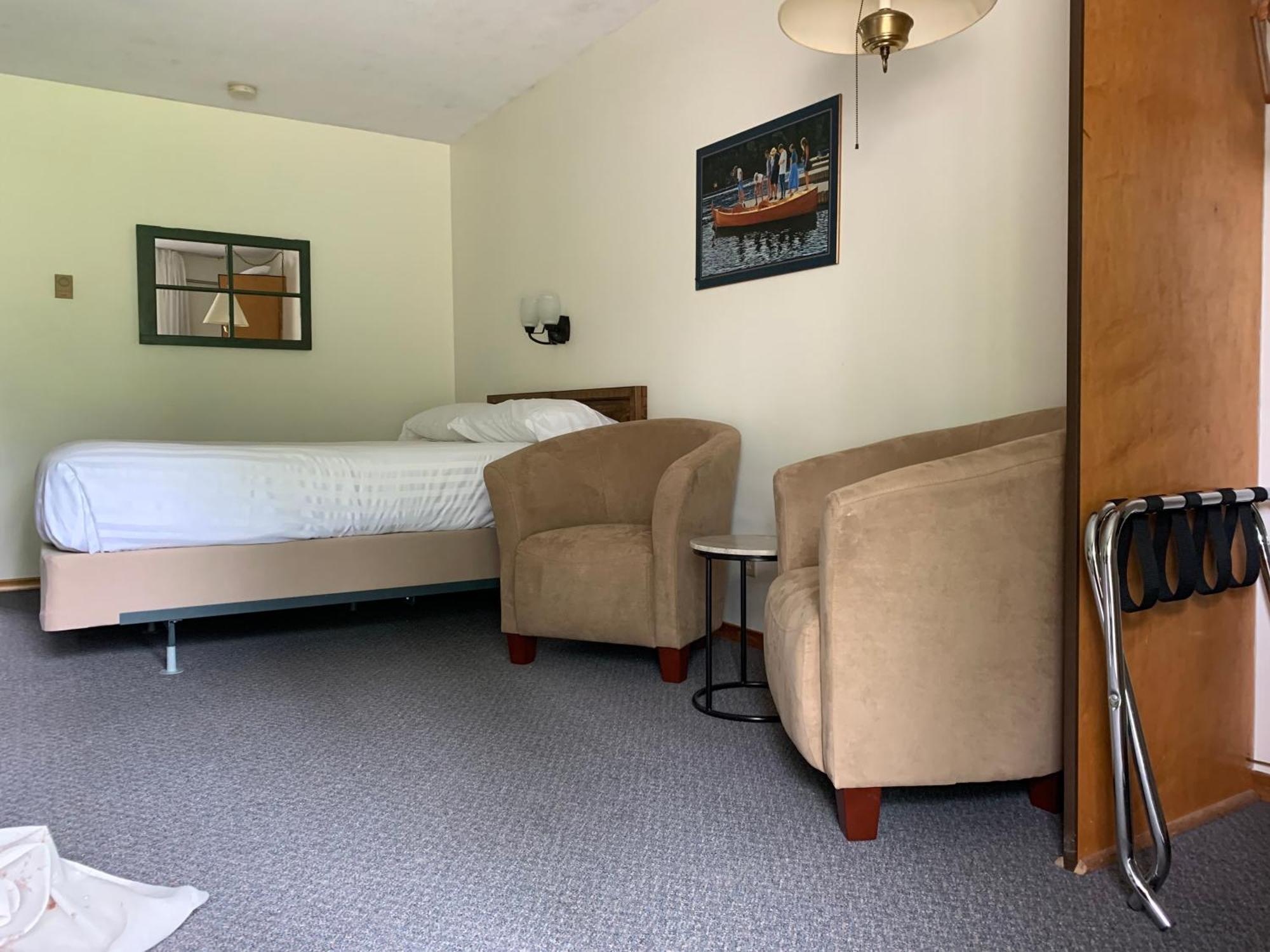 Colonial Bay Motel And Cottages Χάντσβιλ Εξωτερικό φωτογραφία