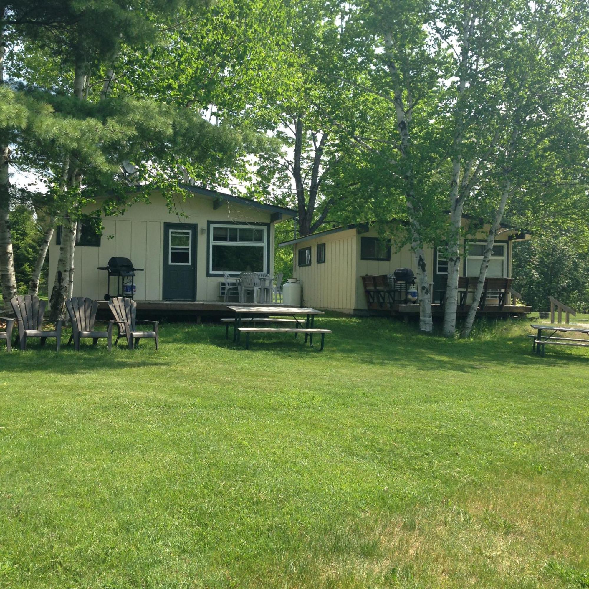 Colonial Bay Motel And Cottages Χάντσβιλ Εξωτερικό φωτογραφία